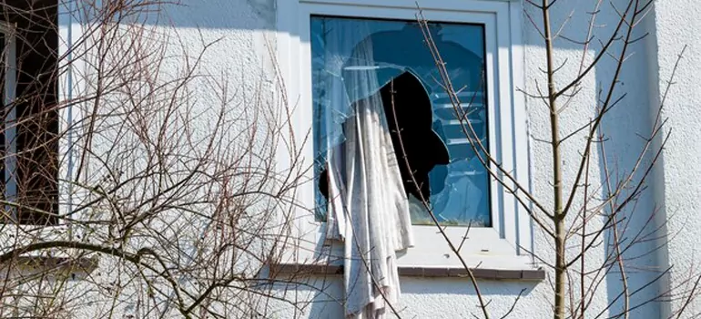 Storm Window Installation Contractors in Burlington, Ontario